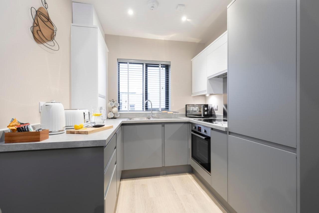 Elliot Oliver - Chic 2 Bedroom Town Centre Apartment Cheltenham Exterior photo