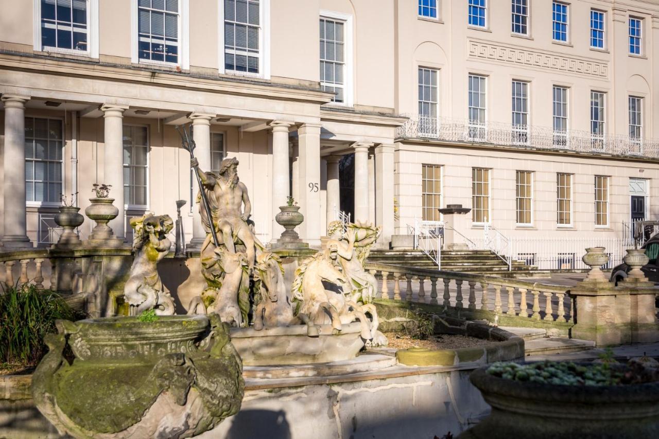 Elliot Oliver - Chic 2 Bedroom Town Centre Apartment Cheltenham Exterior photo